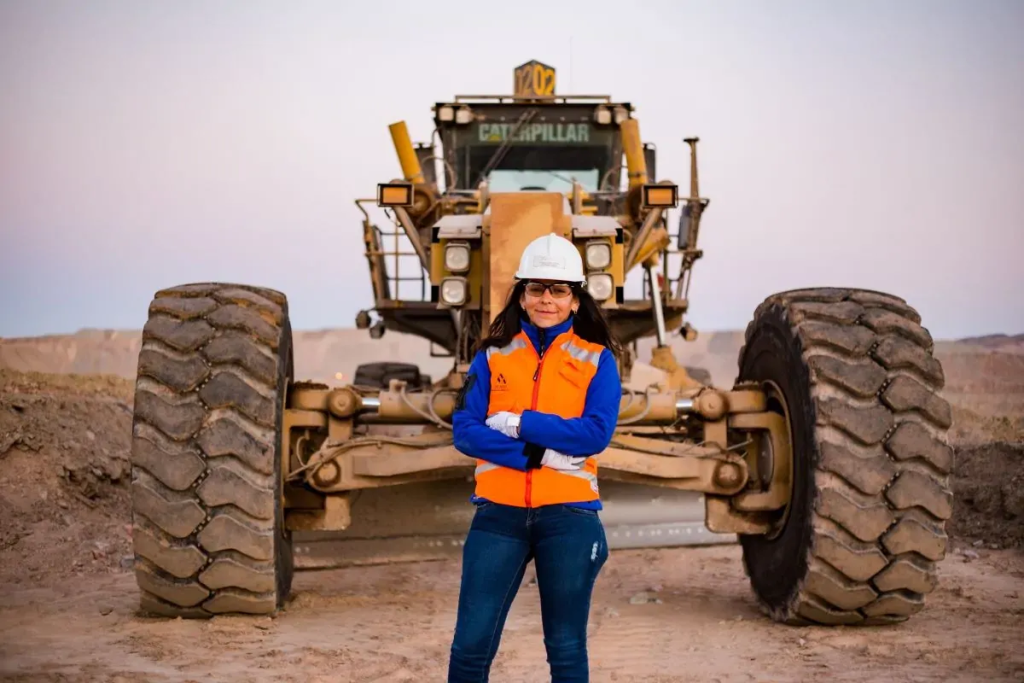 Minería Inclusiva en Chile: ¿Cómo 24% de Mujeres Revoluciona el Sector?
