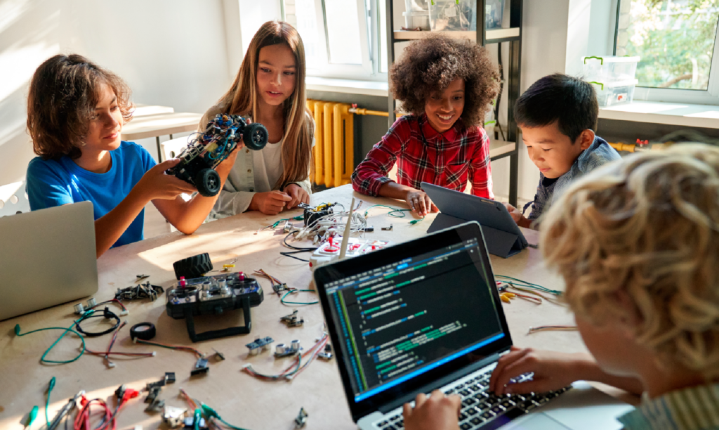 Aulas Impulsa 4.0: Transformando la Educación con Tecnología